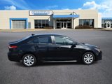 Used 2021 Toyota Corolla LE image 2