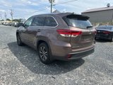 Used 2018 Toyota Highlander XLE image 3