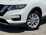 Used 2020 Nissan Rogue SV image 3