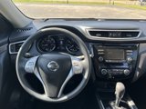 Used 2015 Nissan Rogue SV image 3