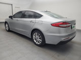 Used 2020 Ford Fusion SE image 3
