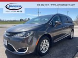 Used 2020 Chrysler Pacifica Touring-L image 3