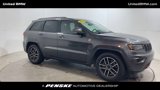 Used 2019 Jeep Grand Cherokee Trailhawk w/ Trailhawk Luxury Group image 2