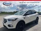Used 2017 Ford Escape SE w/ SE Sport Appearance Package image 3