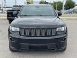 Used 2017 Jeep Grand Cherokee Altitude image 2