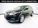 Used 2018 Nissan Rogue SV image 3