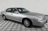 Used 2004 Lincoln Town Car Signature image 3