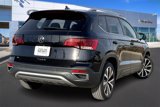 Used 2024 Volkswagen Taos SE image 2