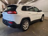 Used 2017 Jeep Cherokee Limited image 3