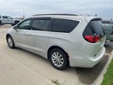Used 2017 Chrysler Pacifica Touring-L image 4