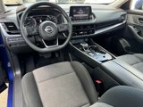 Used 2023 Nissan Rogue SV image 2