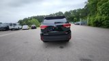 Used 2019 Toyota Highlander SE image 4