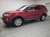 Used 2017 Ford Explorer XLT image 2