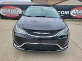 Used 2020 Chrysler Pacifica Touring-L image 2