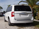 Used 2016 Chrysler Town & Country Touring image 4