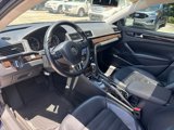 Used 2015 Volkswagen Passat TDI SEL Premium image 4