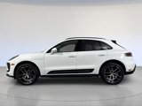 Certified 2024 Porsche Macan image 2