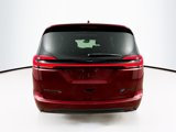 Used 2021 Chrysler Pacifica Limited w/ Uconnect Theater Family Group image 6