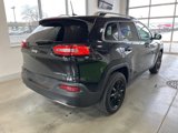 Used 2017 Jeep Cherokee Limited image 5