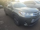 Used 2019 Toyota Highlander XLE image 3