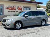 Used 2023 Chrysler Pacifica Touring-L image 4