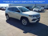 New 2025 Jeep Compass Latitude image 2