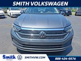 Used 2023 Volkswagen Jetta SE image 2
