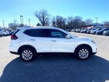Used 2018 Nissan Rogue SV image 4
