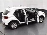 Used 2024 Hyundai Venue SE image 6