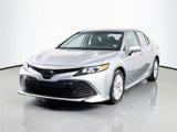 Used 2019 Toyota Camry LE image 3