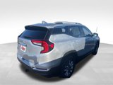 Used 2022 GMC Terrain SLT w/ Tech Package image 4