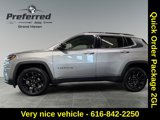 Used 2022 Jeep Compass Latitude w/ Mopar Graphics Package image 2