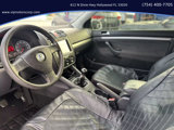 Used 2009 Volkswagen Rabbit S image 3