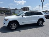 Used 2020 Jeep Grand Cherokee Laredo image 4