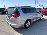 Used 2018 Chrysler Pacifica Touring-L image 3
