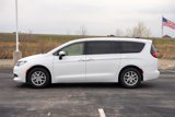 Used 2022 Chrysler Voyager LX image 4