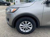 Used 2018 Kia Sorento LX image 2