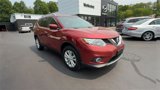 Used 2016 Nissan Rogue SV w/ SV Premium Package image 2