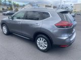 Used 2018 Nissan Rogue SV image 3