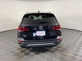 Used 2024 Volkswagen Taos SE image 4