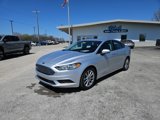 Used 2017 Ford Fusion SE w/ Fusion SE Technology Package image 2