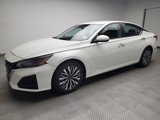 Used 2023 Nissan Altima 2.5 SV image 2