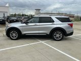 Used 2022 Ford Explorer Limited w/ Equipment Group 301A image 2