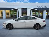 Used 2025 Hyundai Elantra SEL image 5