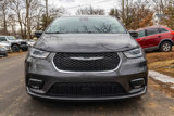 Used 2023 Chrysler Pacifica Touring-L image 2