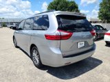Used 2018 Toyota Sienna XLE image 3