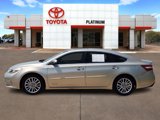 Used 2018 Toyota Avalon Limited image 3