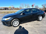 Used 2016 Toyota Camry LE image 2