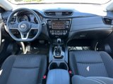 Used 2018 Nissan Rogue SV w/ Premium Package image 2