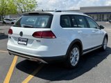 Used 2019 Volkswagen Golf Alltrack S image 3